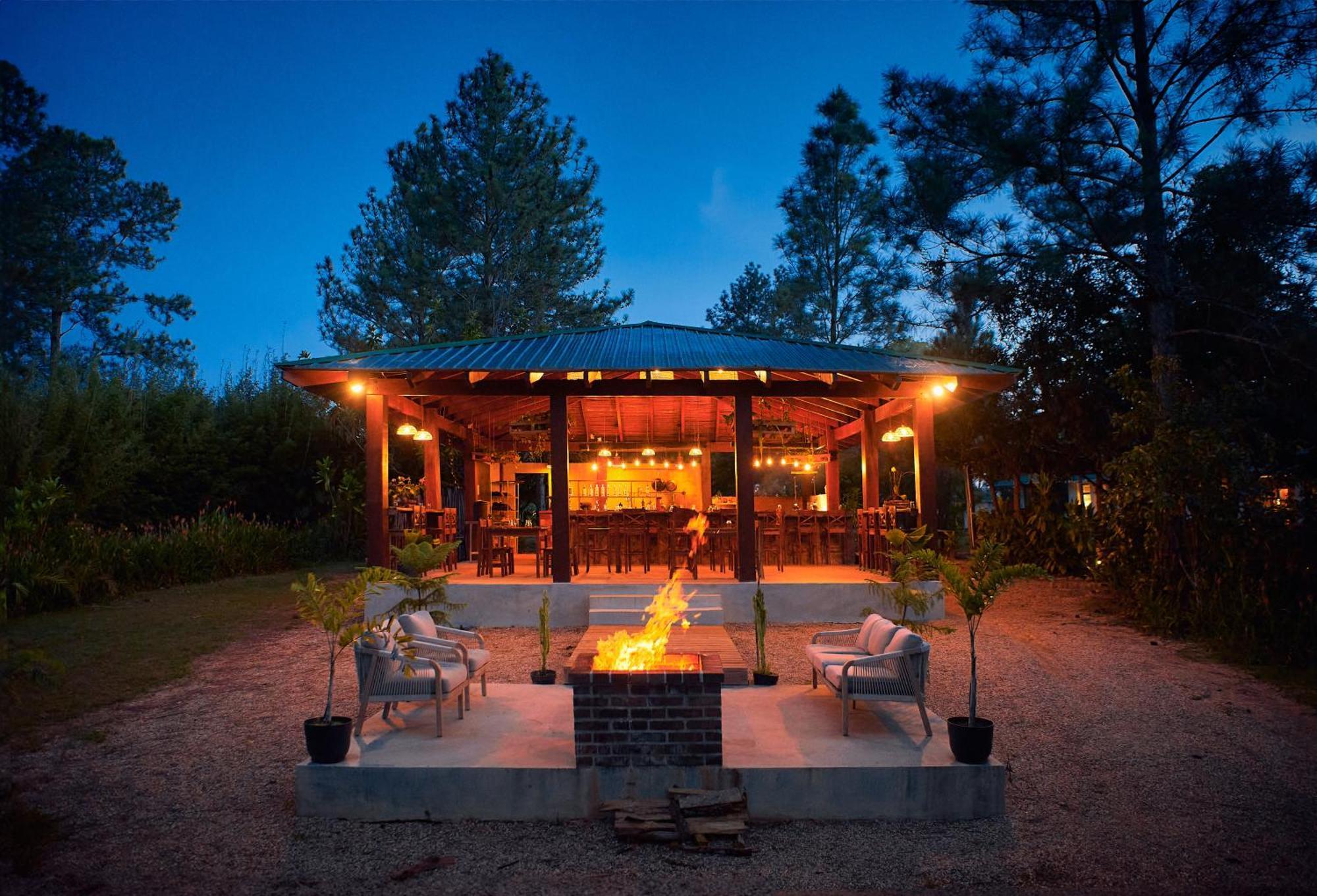 Hidden Valley Wilderness Lodge Blancaneau Exteriör bild